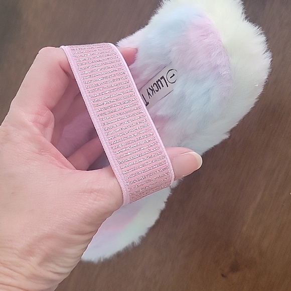 Girls Fuzzy Slippers with Strap - Picture 7 of 8